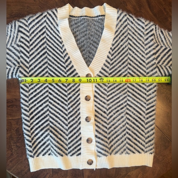 Women's Cardigan Trio in Navy, Olive Green and Black Chevron - Picture 2 of 10